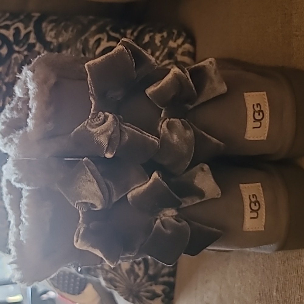 Size 10 Uggs Mid Boot